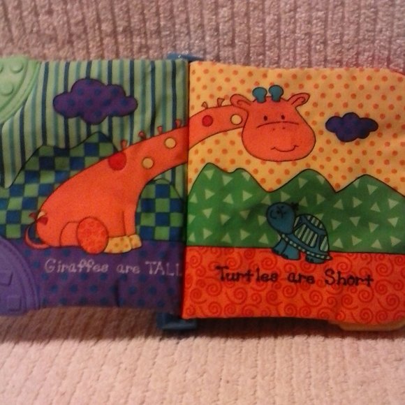 Vintage FRIENDS OF ALL SIZES CLOTH TEETHER BOOK - Picture 2 of 4